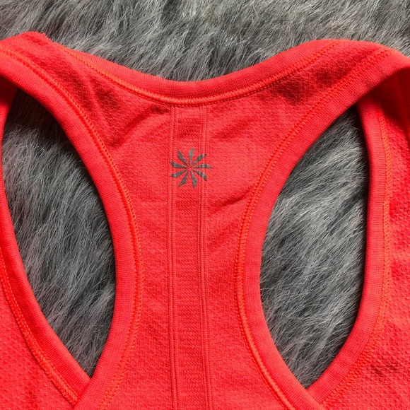 Athleta fastest track ruched tank top in neon orange. Size M - Picture 6 of 7